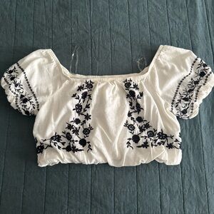 American Eagle Outfitters Embroidered Puff Sleeve Top Size XL